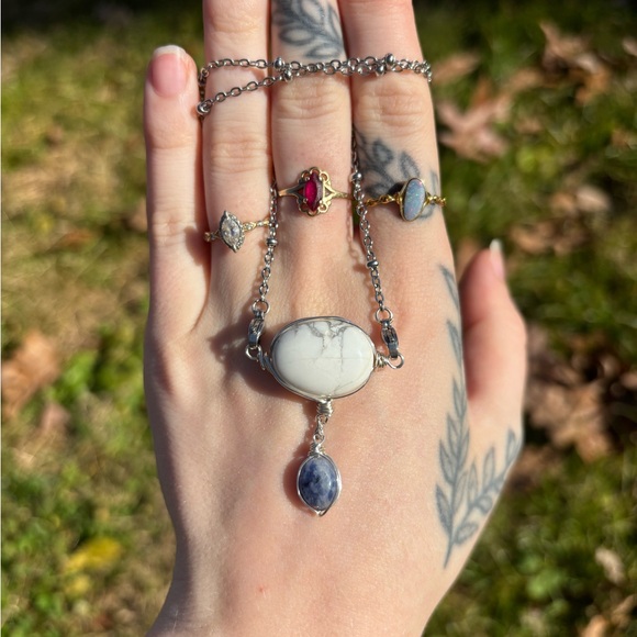 Howlite and sodalite double dangle interchangeable necklace - Picture 2 of 3